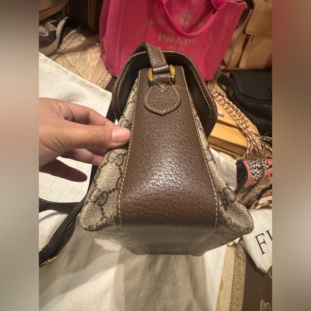 ❌❌SOLD ON FB❌❌Vintage Gucci Crossbody - Picture 16 of 17